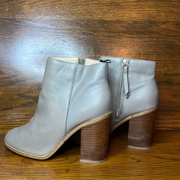 H & M GRAY LEATHER ANKLE BOOTS - Picture 2 of 8